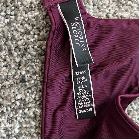 Victoria’s Secret ultimate push up bra in burgundy/wine color - Picture 4 of 4
